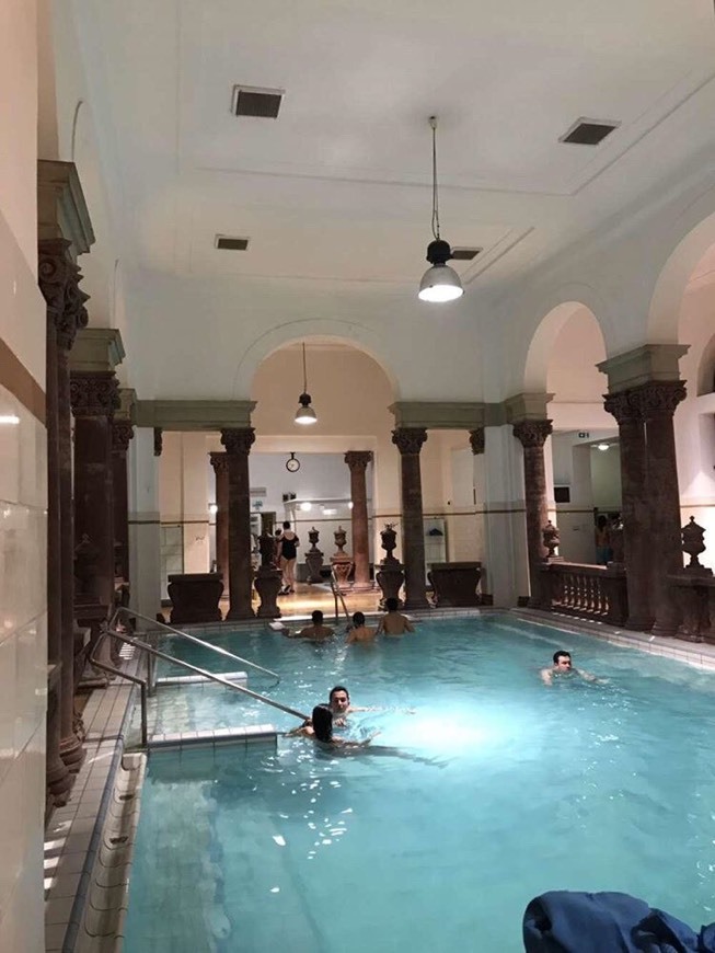 Lugar Széchenyi Thermal Bath