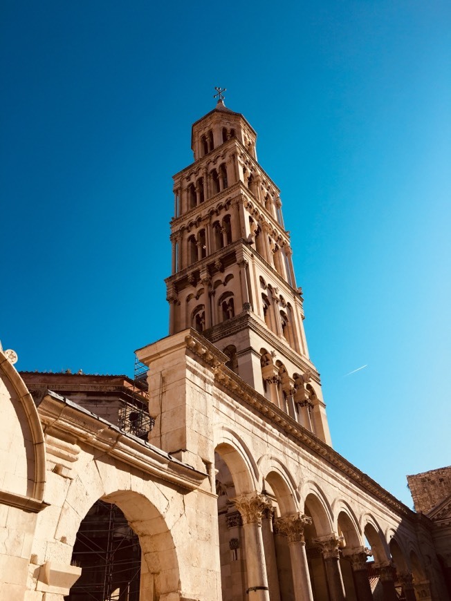 Lugar Catedral de São Dômnio