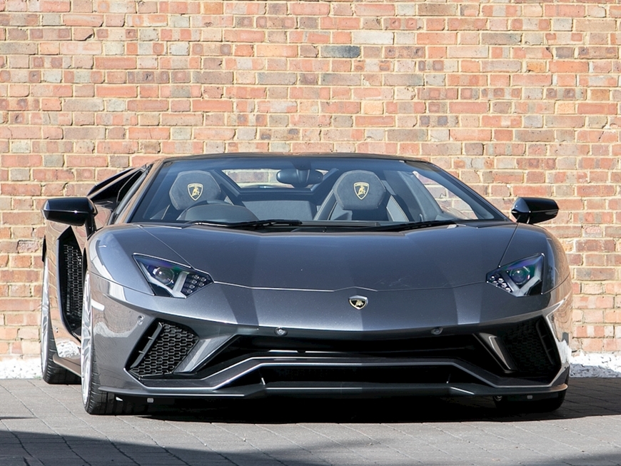 Social Lamborghini 