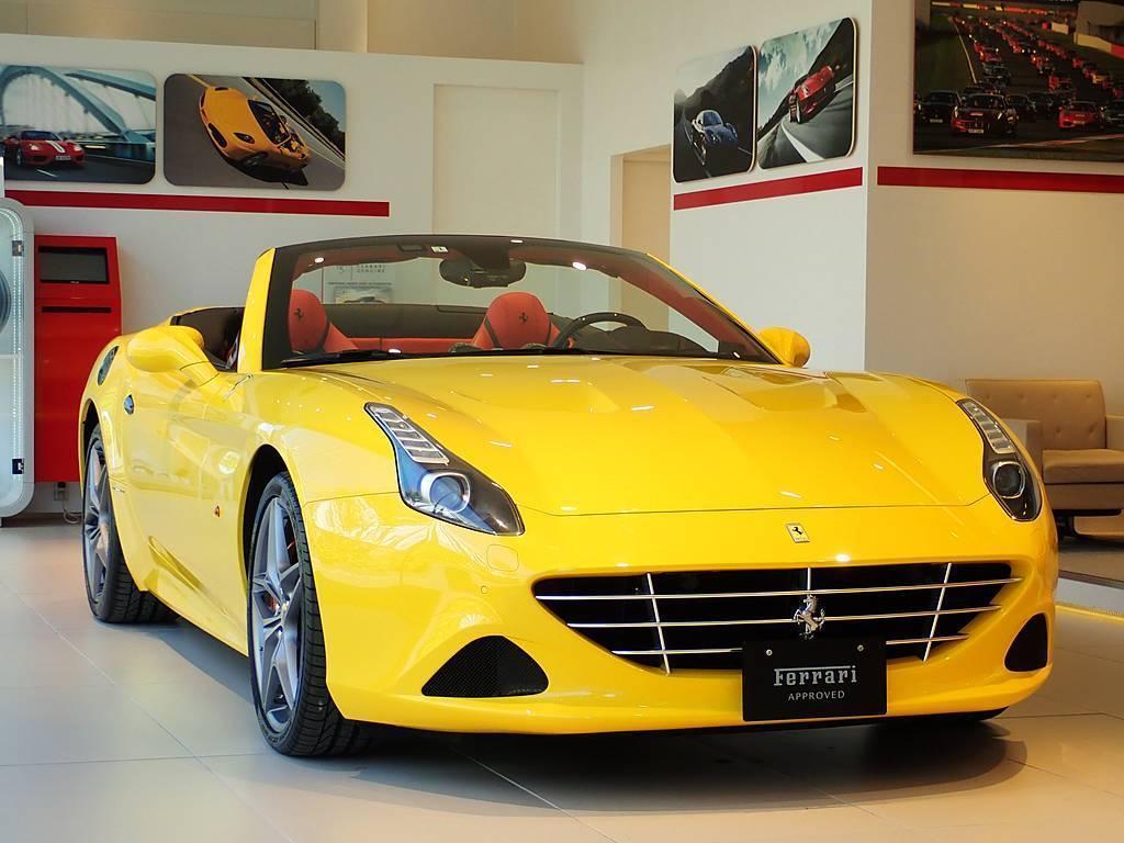 Social Ferrari California T (2014) - Ferrari.com