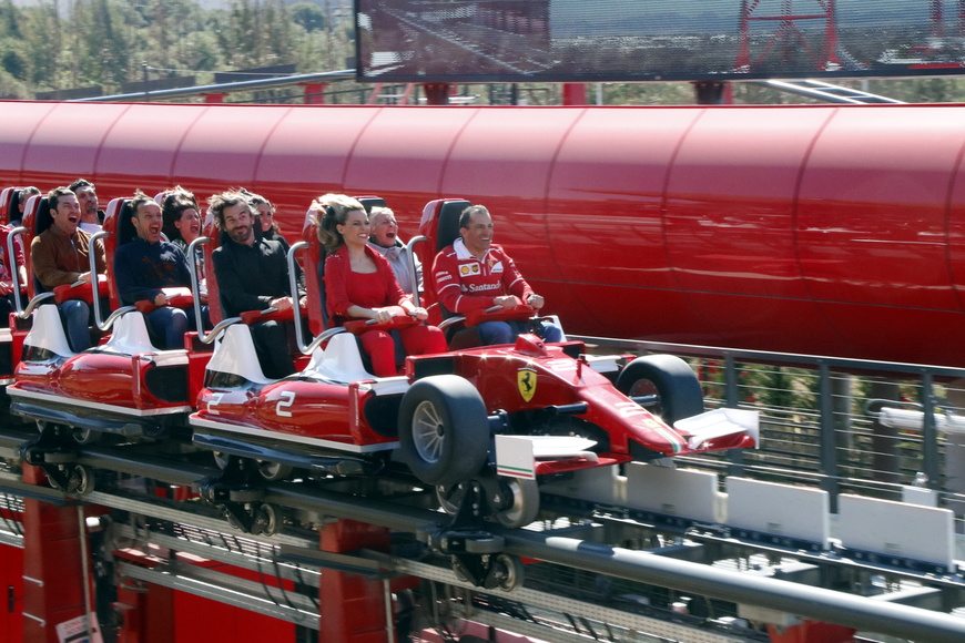 Place Parking Ferrari Land