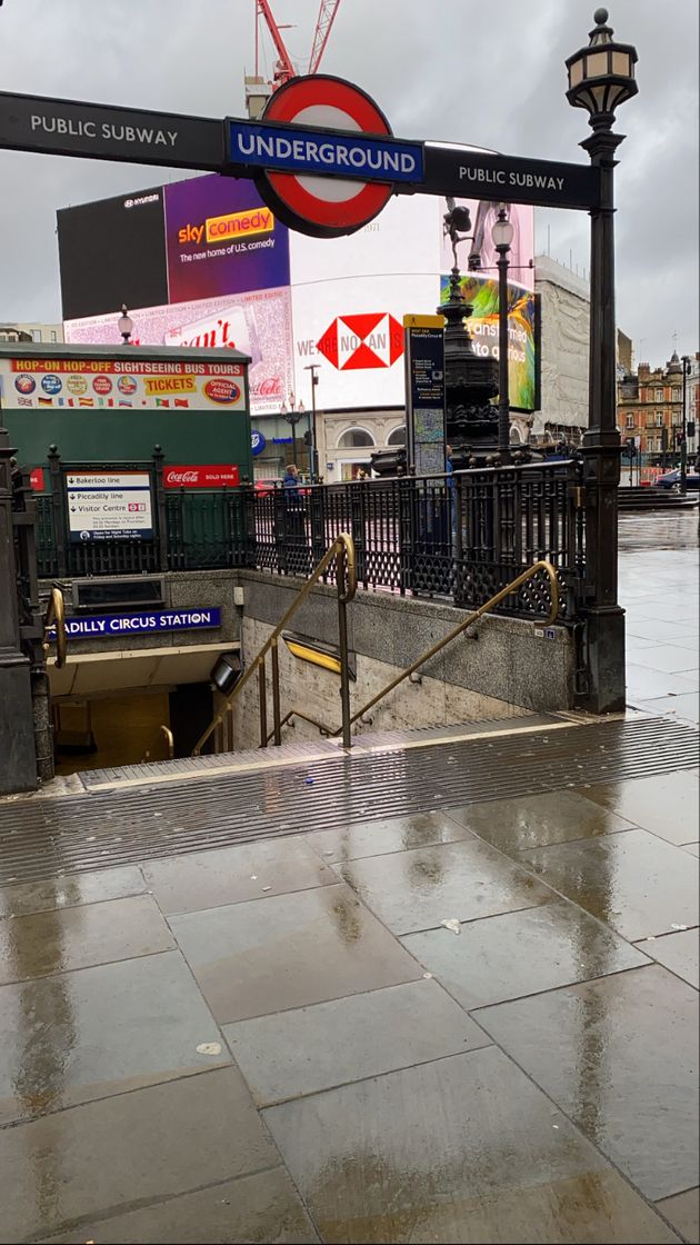 Place Underground Station