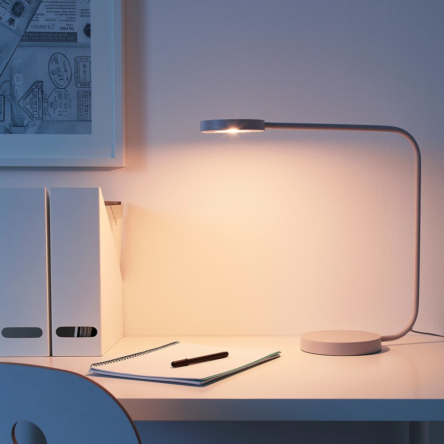 Productos YPPERLIG Candeeiro LED de mesa IKEA