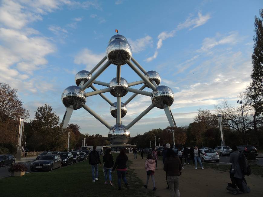 Place Atomium