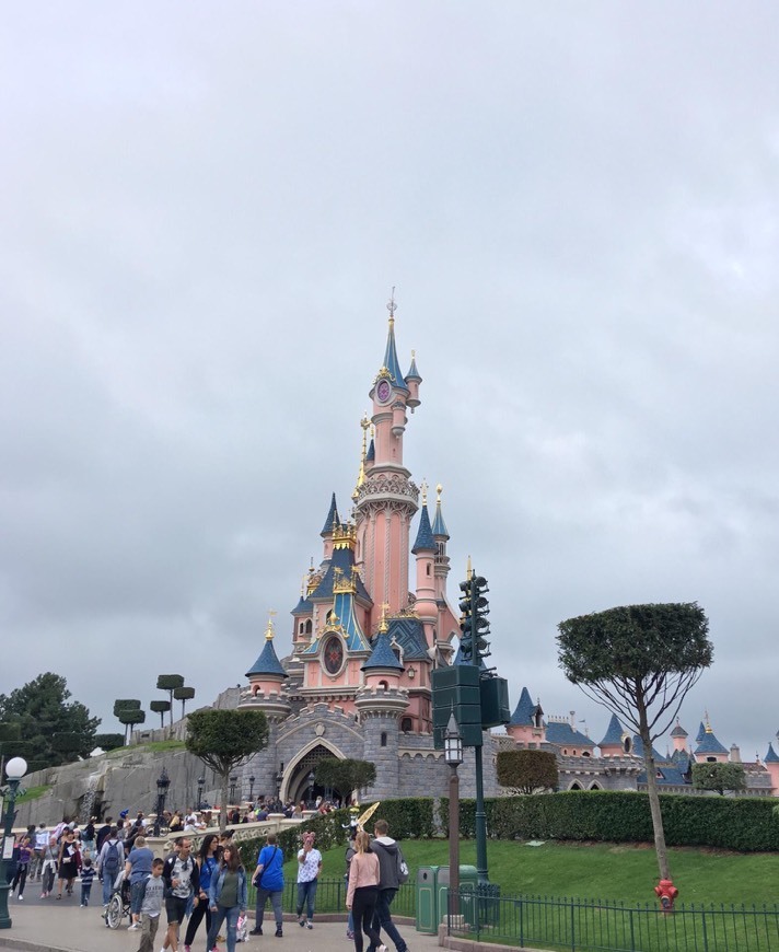 Place Paris, Disneyland Paris