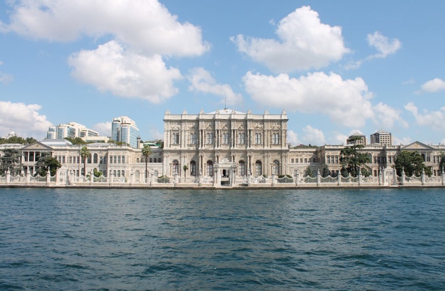 Place Dolmabahçe Palace