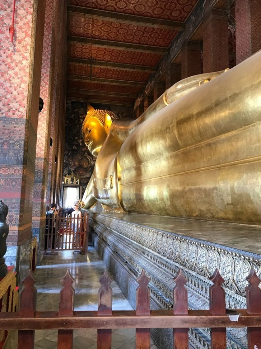 Lugar Phra Borom Maha Ratchawang, Phra Nakhon