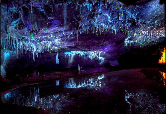 Place grottes de Lacave