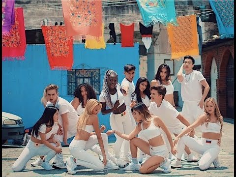 Moda Now United - YouTube