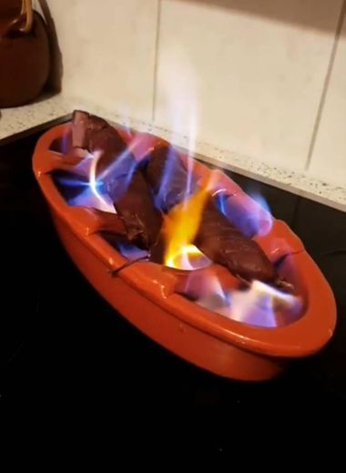 Social Chouriço assado na cachaça