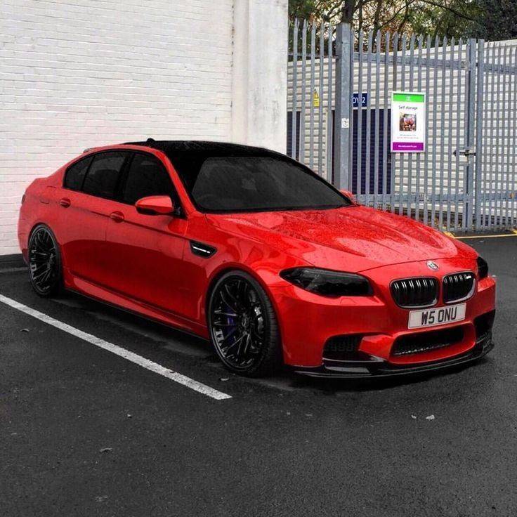 Social BMW M5 