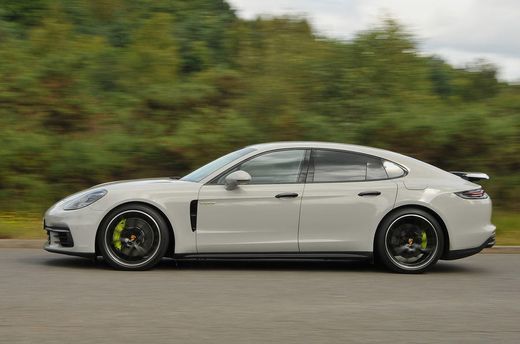 Social Porsche Panamera 4 E-Hybrid - Porsche USA