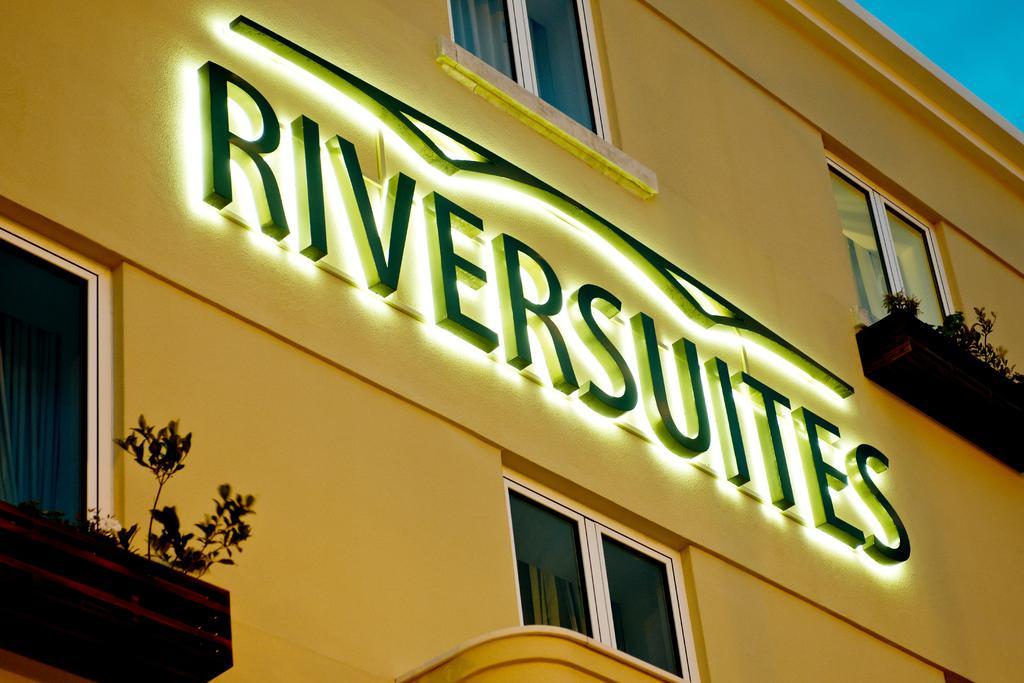 Place Riversuites