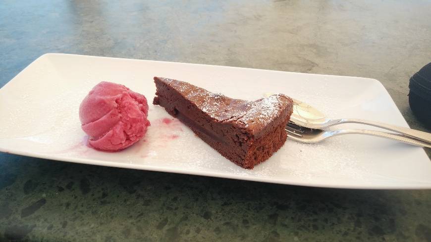 Place Julia's restaurant,beach bar & lounge