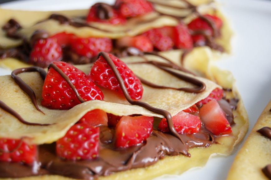 Moda Crepes com chocolate e fruta 