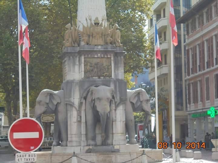 Places Place des Éléphants