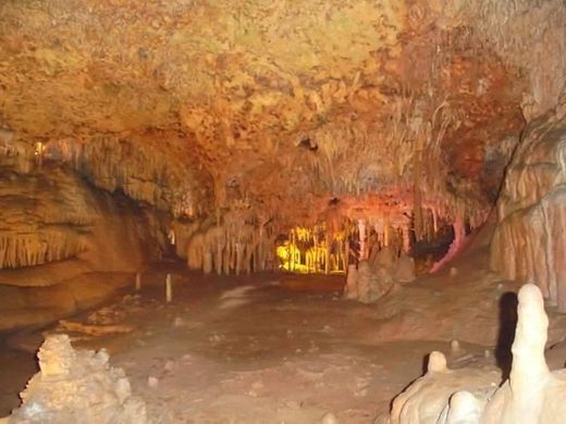 Cuevas Dels Hams