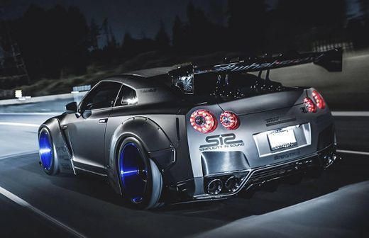 Social Nissan GT-R R35