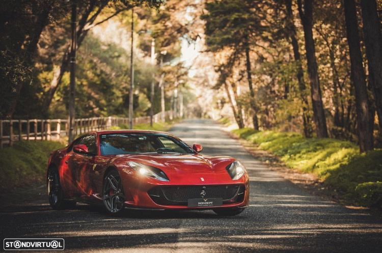 Social Ferrari 