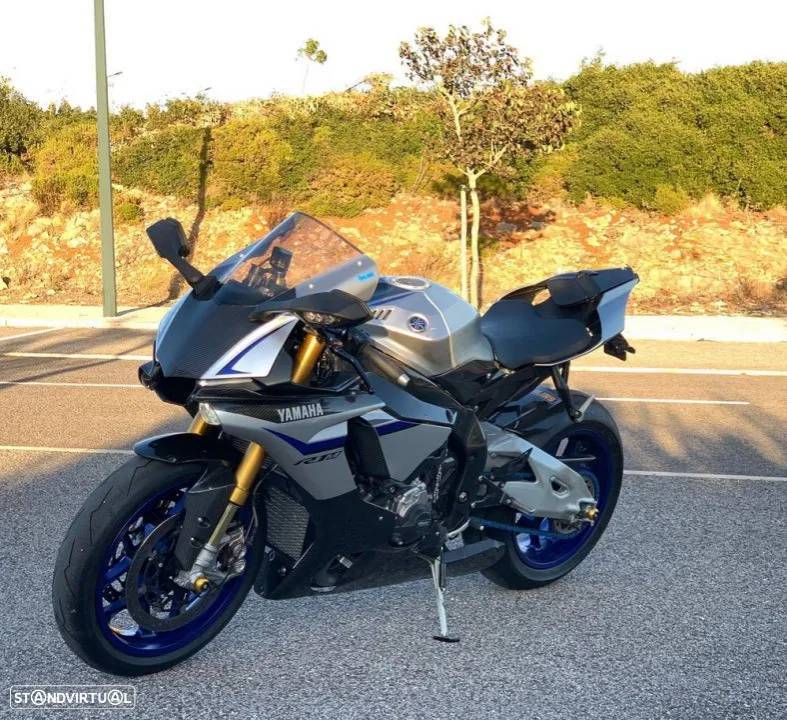 Social Yamaha YZF R1 M