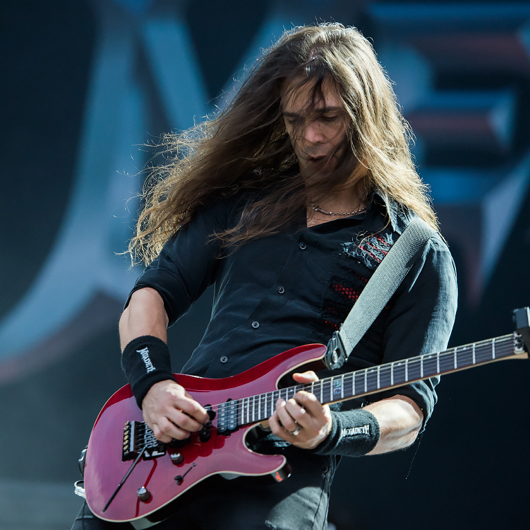 Fashion Kiko Loureiro | Official Website of the guitar player Kiko Loureiro