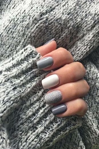 Grey nails 