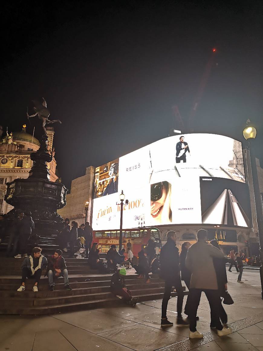 Lugar Piccadilly Circus