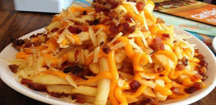 Social Batata frita com cheddar e bacon