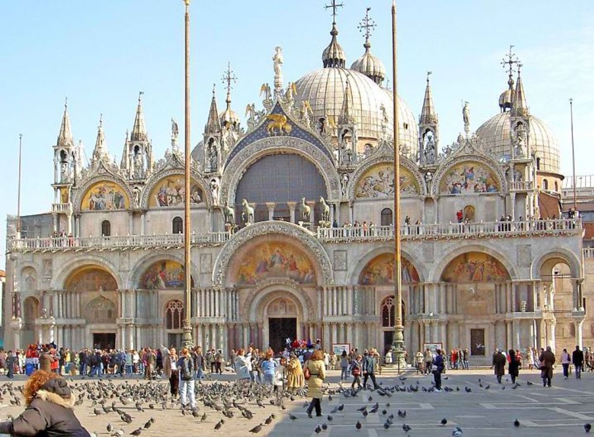 Place Basílica de San Marcos