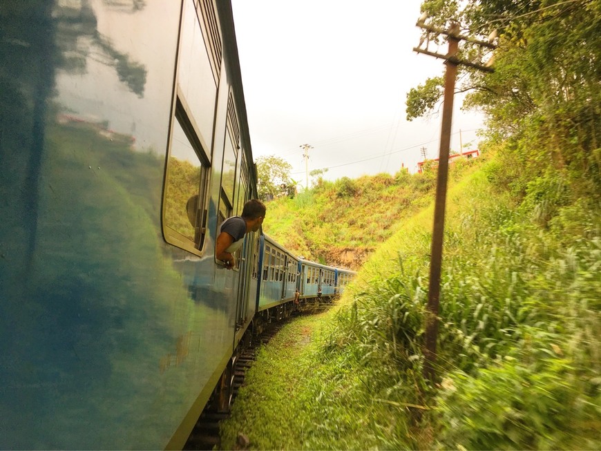 Place Kandy to Ella Train Journey