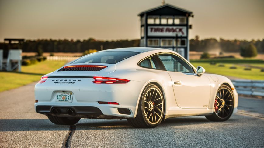 Moda Porsche 911 Carrera GTS - Porsche USA