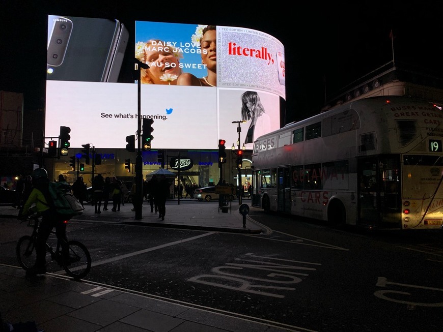 Lugar Piccadilly Circus