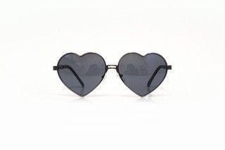 Óculos de sol com coração


