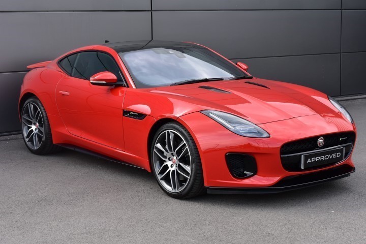 Social 
JAGUAR F-TYPE 2.0 R-DYNAMIC