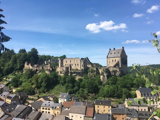 Places Larochette Castle