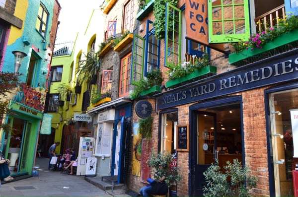 Lugar Neal's Yard