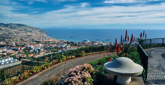 Place Miradouro Pico dos Barcelos - Madeira