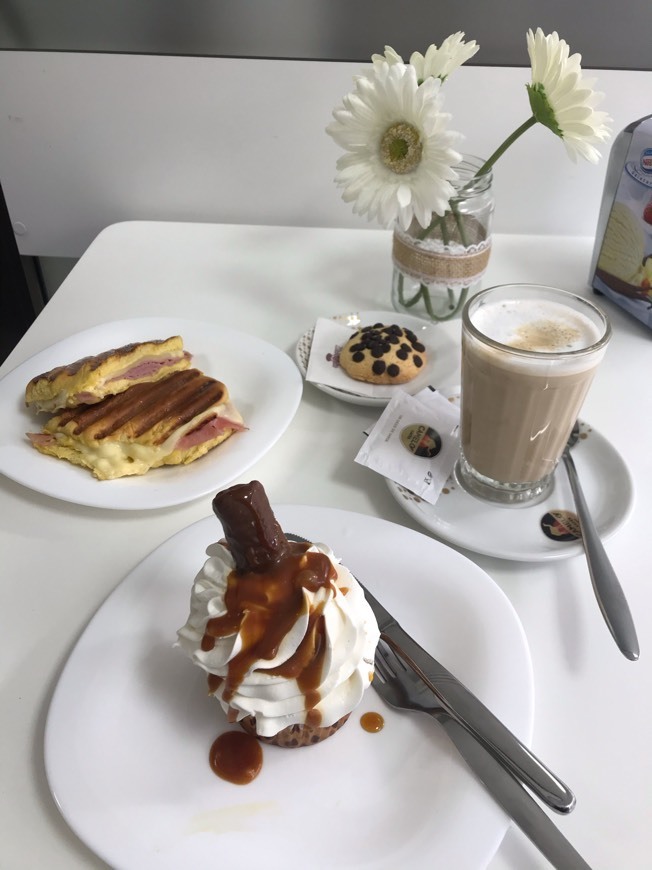 Moments Cupcake Boutique