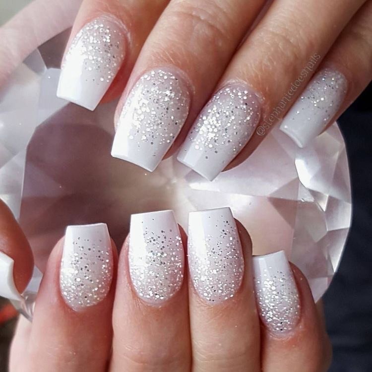 Social White Nails