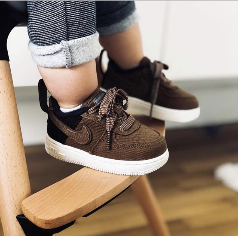 Social Nike Air Force 1