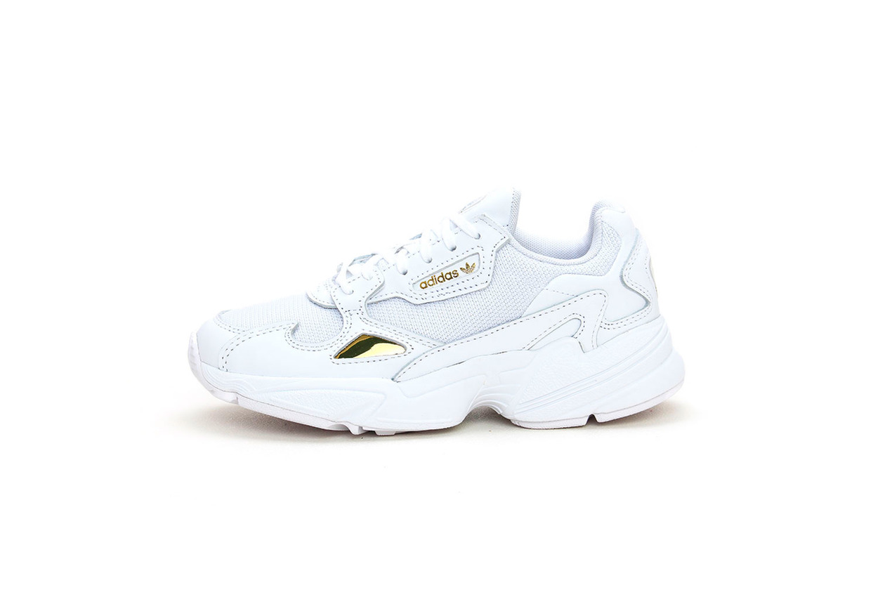 Product Adidas Falcon branco e dourado