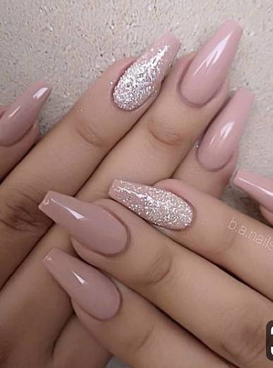 Old pink nails with glitter
