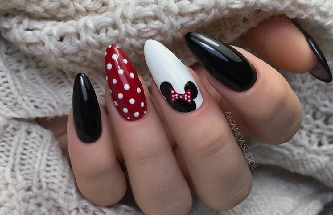 Fashion Minnie Nails