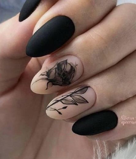 Black rose nails