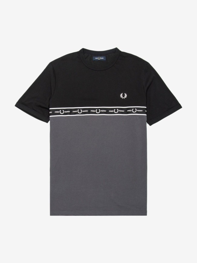 Social 
T-Shirt Fred Perry Taped Chest