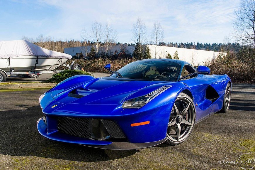 Social Ferreira LaFerrari