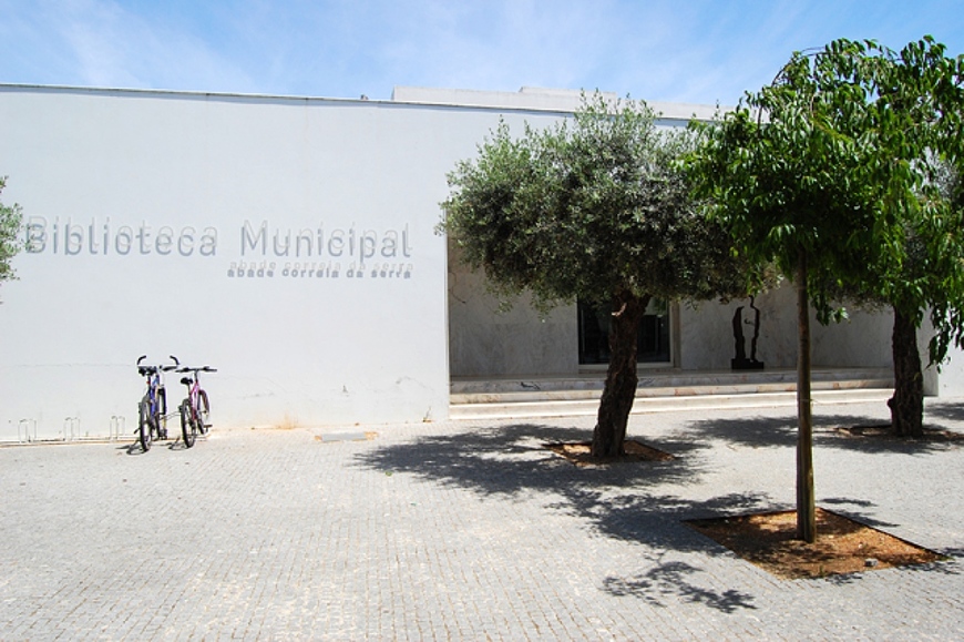 Lugar Biblioteca Municipal Abade Correia da Serra