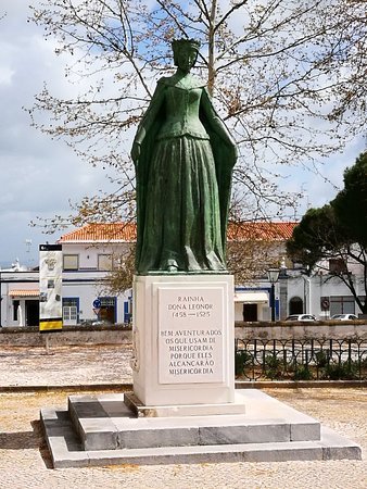 Lugar Estátua da Rainha Dona Leonor