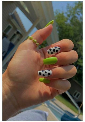 Green cow print nails 💚