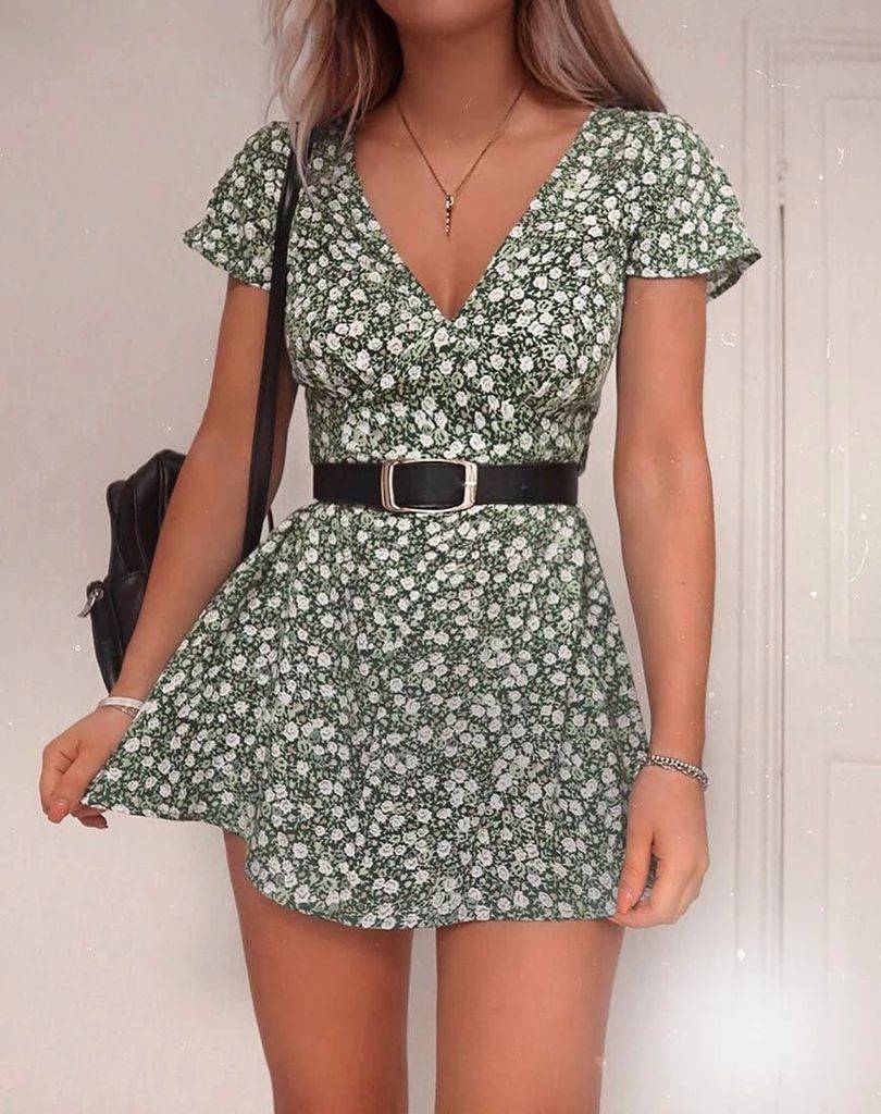 Moda Dress and a Belt 